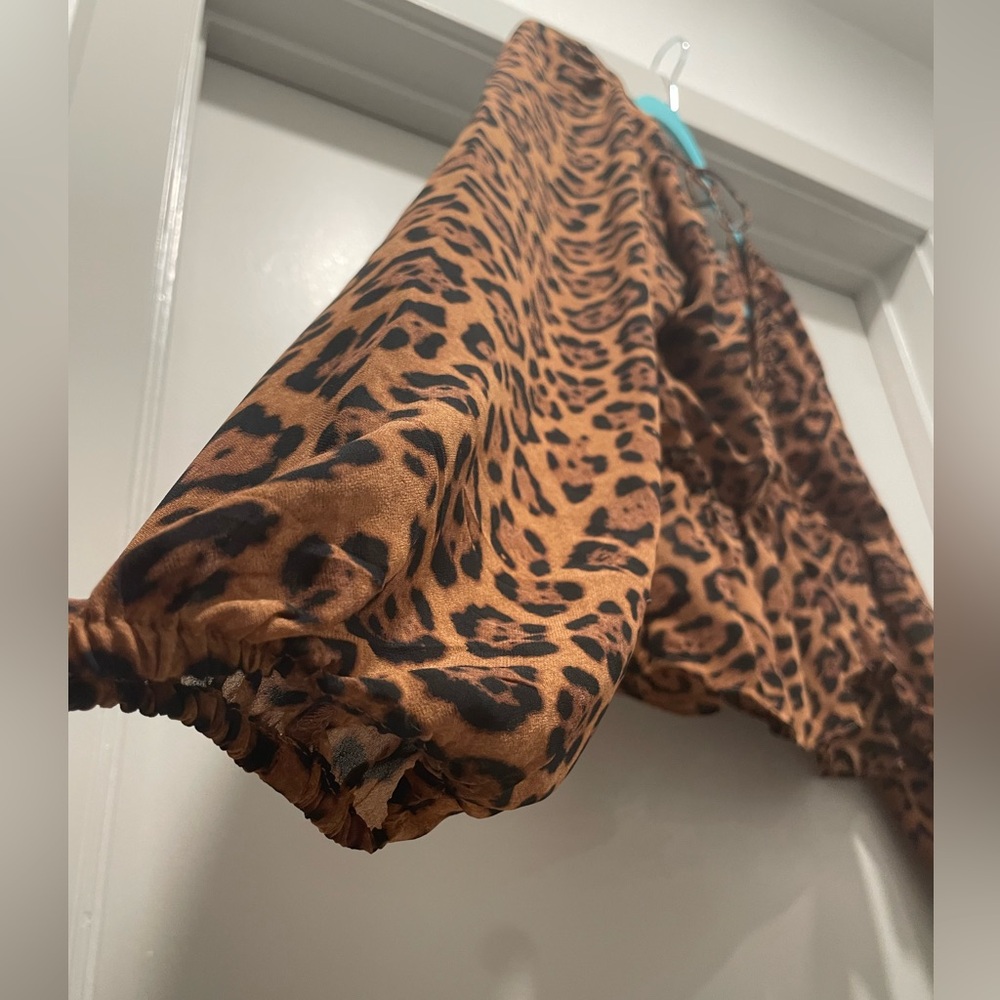 LIKE NEW H&M Brown & Black Leopard Print V-Neck Long-Sleeve Crop Top Blouse - S - Picture 10 of 14